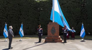 Alberto Fernández encabezó acto por el bicentenario del primer izamiento de la bandera argentina en las Islas Malvinas