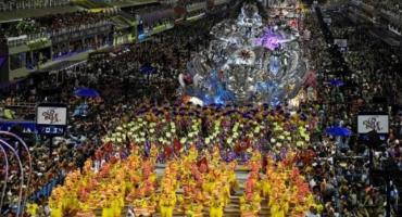Tras la cancelación del Carnaval, Río anunció subsidios para los vendedores ambulantes
