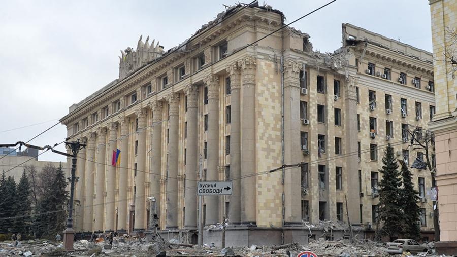 Administracin de Jarkov un edificio de estilo destrudo por misiles 