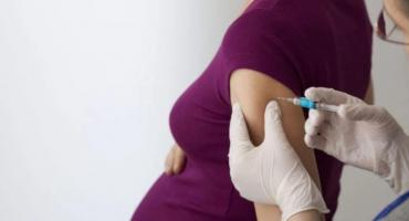 Provincia: desde este lunes, comienza a vacunar contra la gripe a embarazadas y niños
