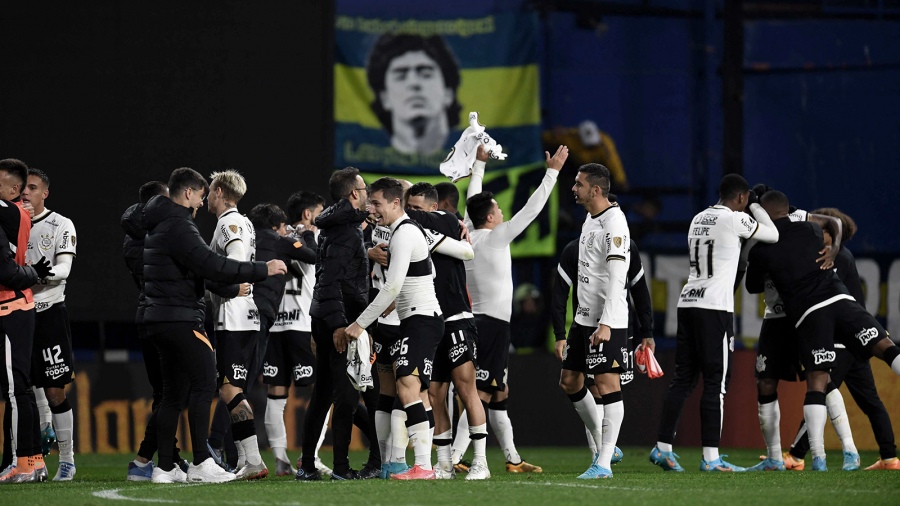 Los jugadores del Corinthians desatan el festejo tras eliminar a Boca foto Alejandro Santa Cruz 