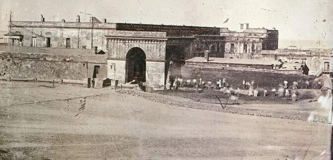 1853, fuerte de Buenos Aires. Foto: Instagram @fotos.antiguas.ba.