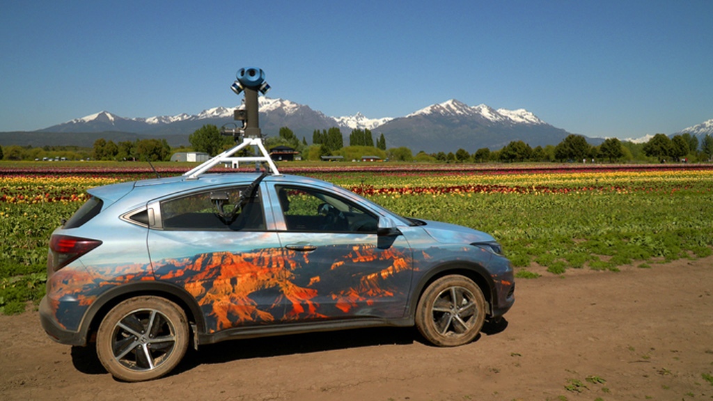 El auto de Google Maps retratando los campos de tulipanes en Trevelin Foto Google Argentina 